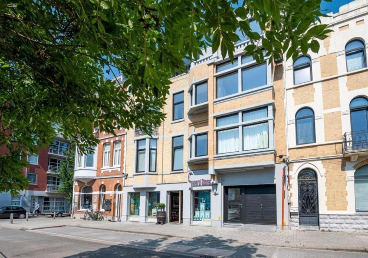 Renovated Art Deco Apartment With Vintage Elements Остенде Экстерьер фото
